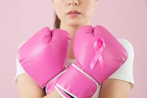 El tratamiento del cáncer de mama va a ser con cirugía, quimioterapia, radioterapia y terapias adyuvantes.