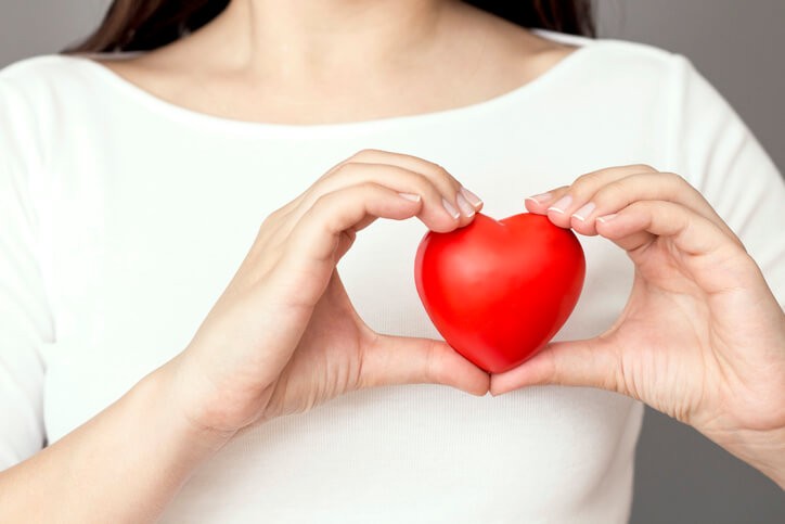 La bradicardia sinusal puede producirse en corazones normales, sobre todo durante el sueño.