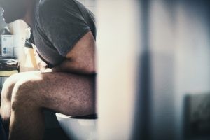 La complicación más importante de una gastroentritis aguda es la deshidratación, que en los casos más graves puede llegar a causar la muerte.