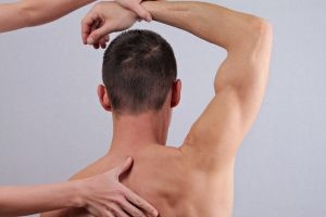 Después de 8 sesiones se ha recuperado el 90% de la movilidad del hombro, la inflamación se ha reducido y la resistencia es mayor.