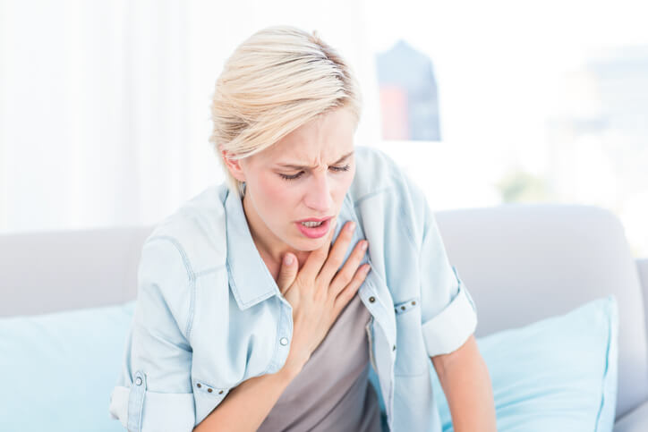 La dificultad para respirar puede ser aguda cuando sus síntomas duran unos días, o crónica, cuando supera los tres meses de duración.