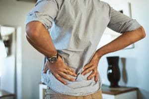 Se puede presentar malestar en la espalda o en la zona lumbar.