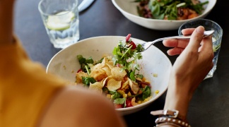 Cómo mantener una alimentación saludable en el trabajo