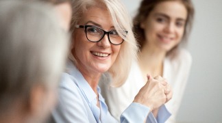 Estrategias de salud y bienestar en el trabajo para seniors