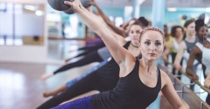 Barre fit: beneficios en el trabajo para mejorar tu postura