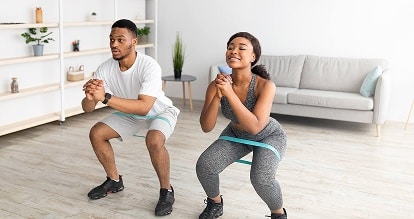Ejercicio con bandas elásticas: entrena en cualquier lugar