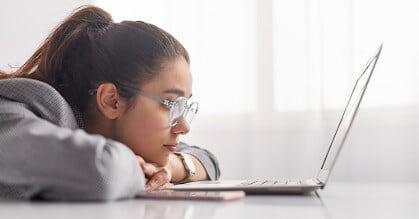 ¿Por qué aburrirse también ayuda a rendir mejor? Lo que dice la neurociencia