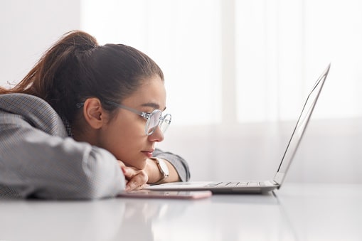 ¿Por qué aburrirse también ayuda a rendir mejor? Lo que dice la neurociencia